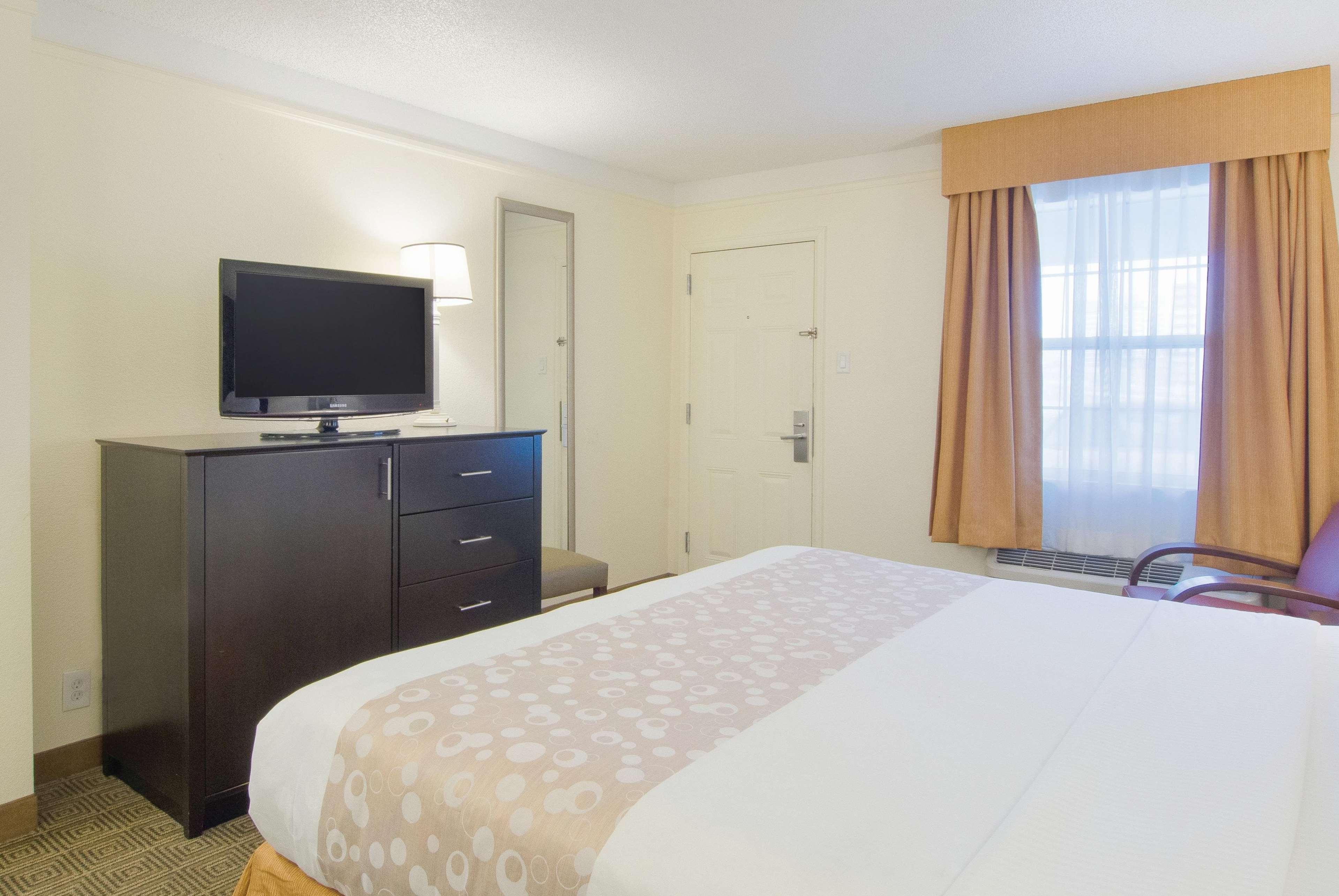 La Quinta By Wyndham Cherry Creek Hotel DEN